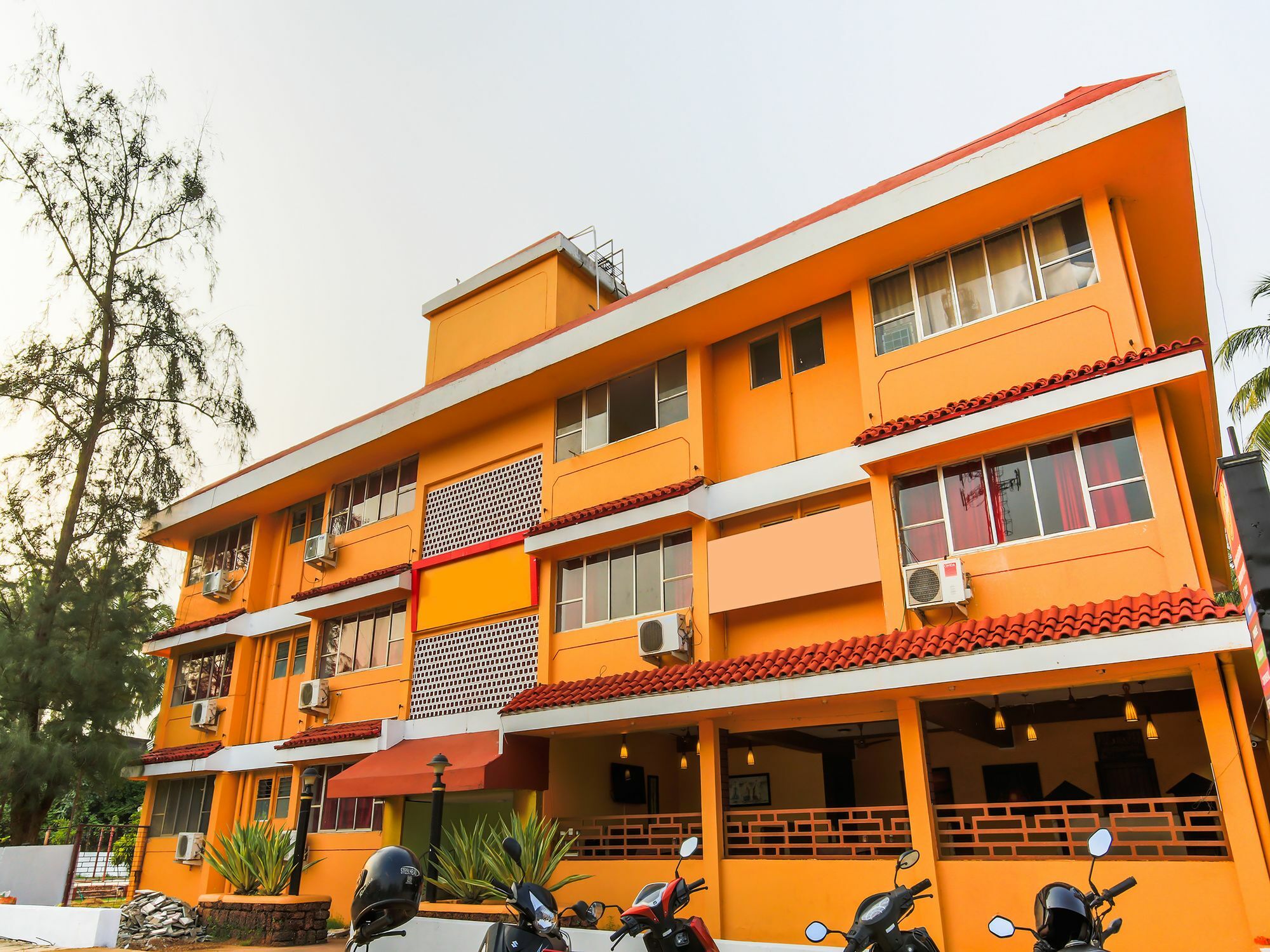 Oyo 18794 Hotel Colva Plaza Eksteriør bilde